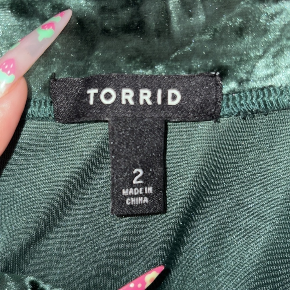Torrid Mini Velvet Green Skater Skirt Size 2X - Picture 7 of 8